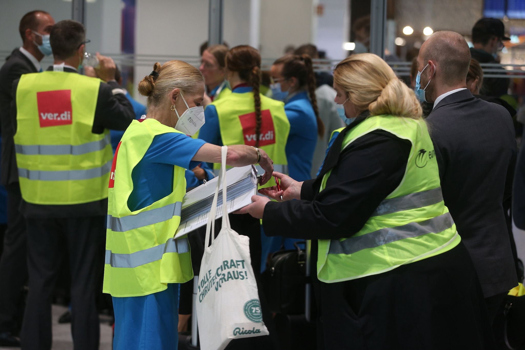 Warnstreiks bei Eurowings in NRW: Zahlreiche Ausfälle