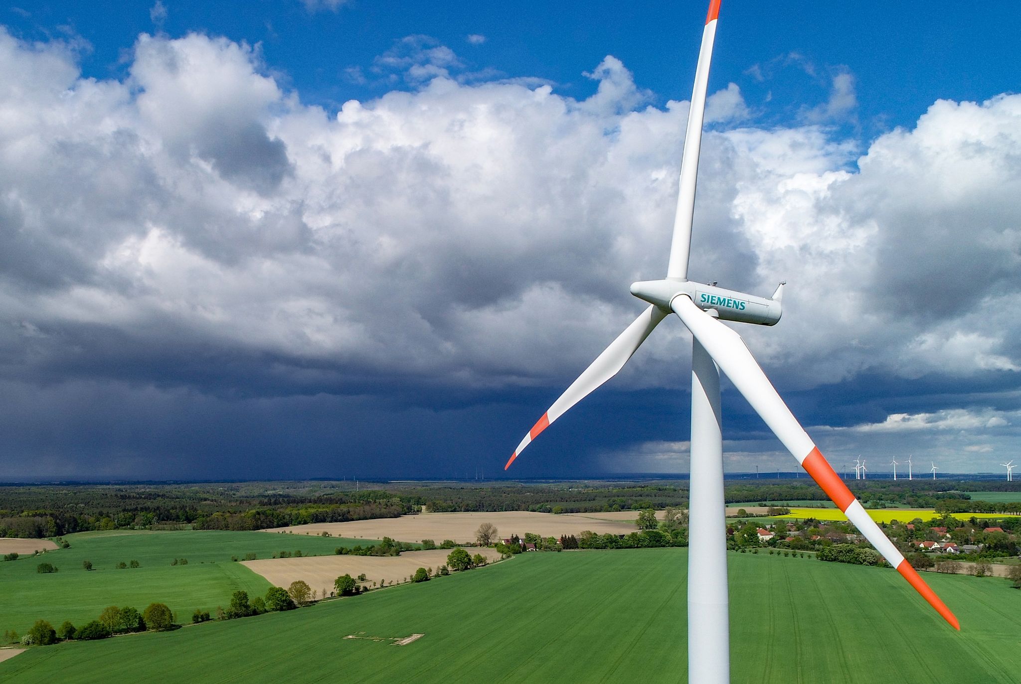 Probleme mit Windkraft: Börse straft Siemens Energy ab