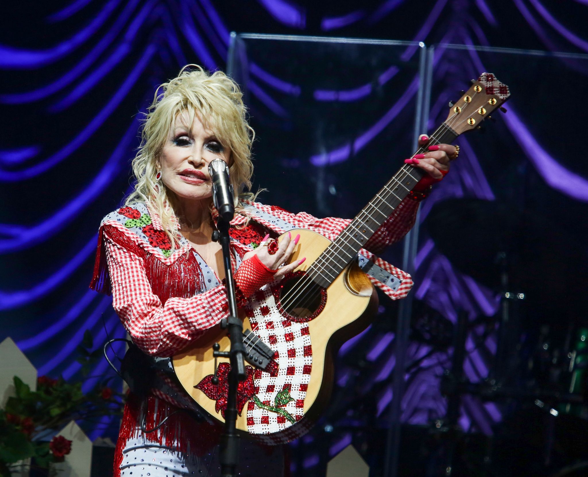 Dolly Parton würde Einladung in Rock-Ruhmeshalle annehmen