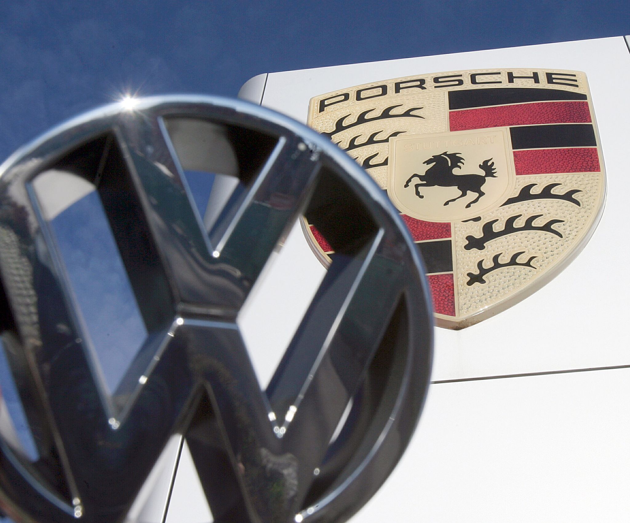 VW-Aktionäre sollen Porsche-Börsengang absegnen