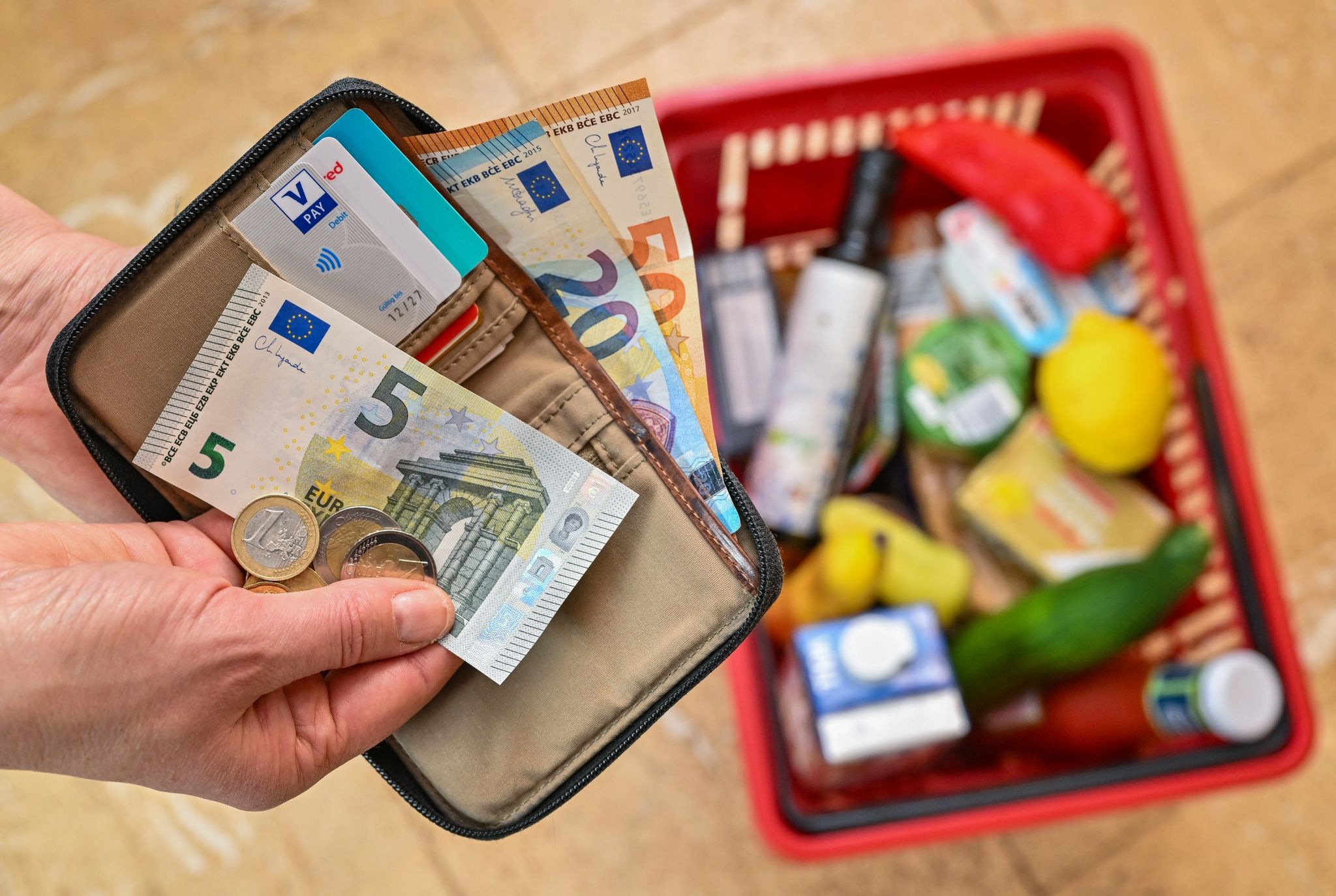 Inflation zieht erstmals in diesem Jahr wieder etwas an