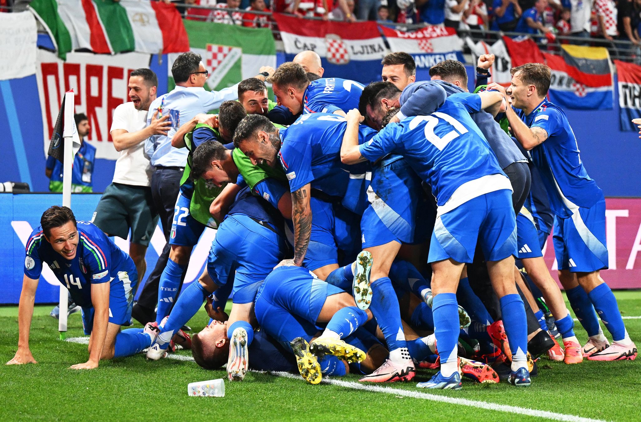 Italien zittert sich ins Achtelfinale – 1:1 gegen Kroatien