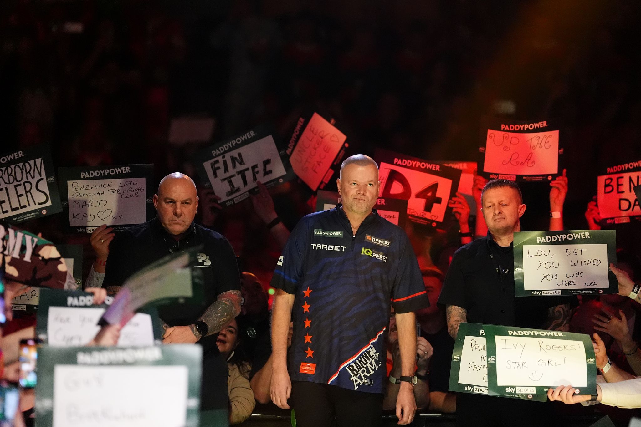 Ex-Weltmeister van Barneveld im Ally Pally draußen