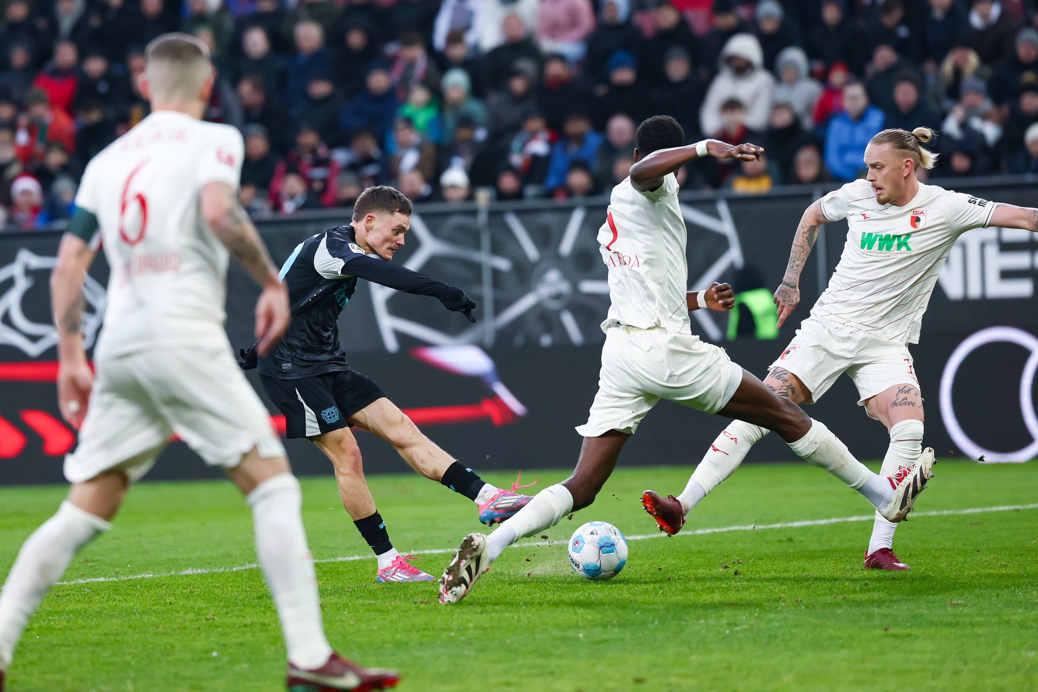 Bayer verkürzt auf Bayern – Cooles 2:0 in Augsburg