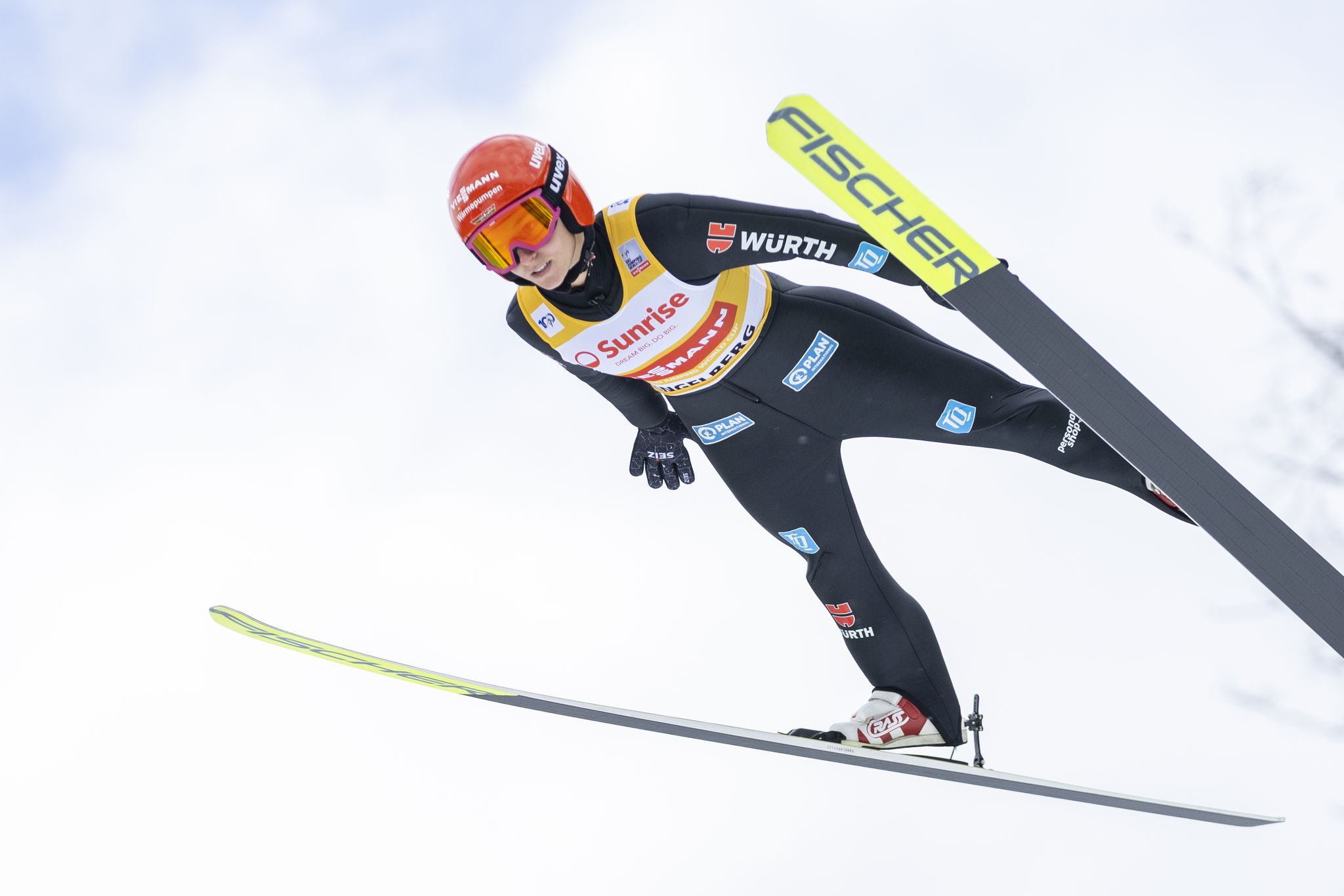 Skispringerin Schmid weiter stark: Platz zwei in Engelberg