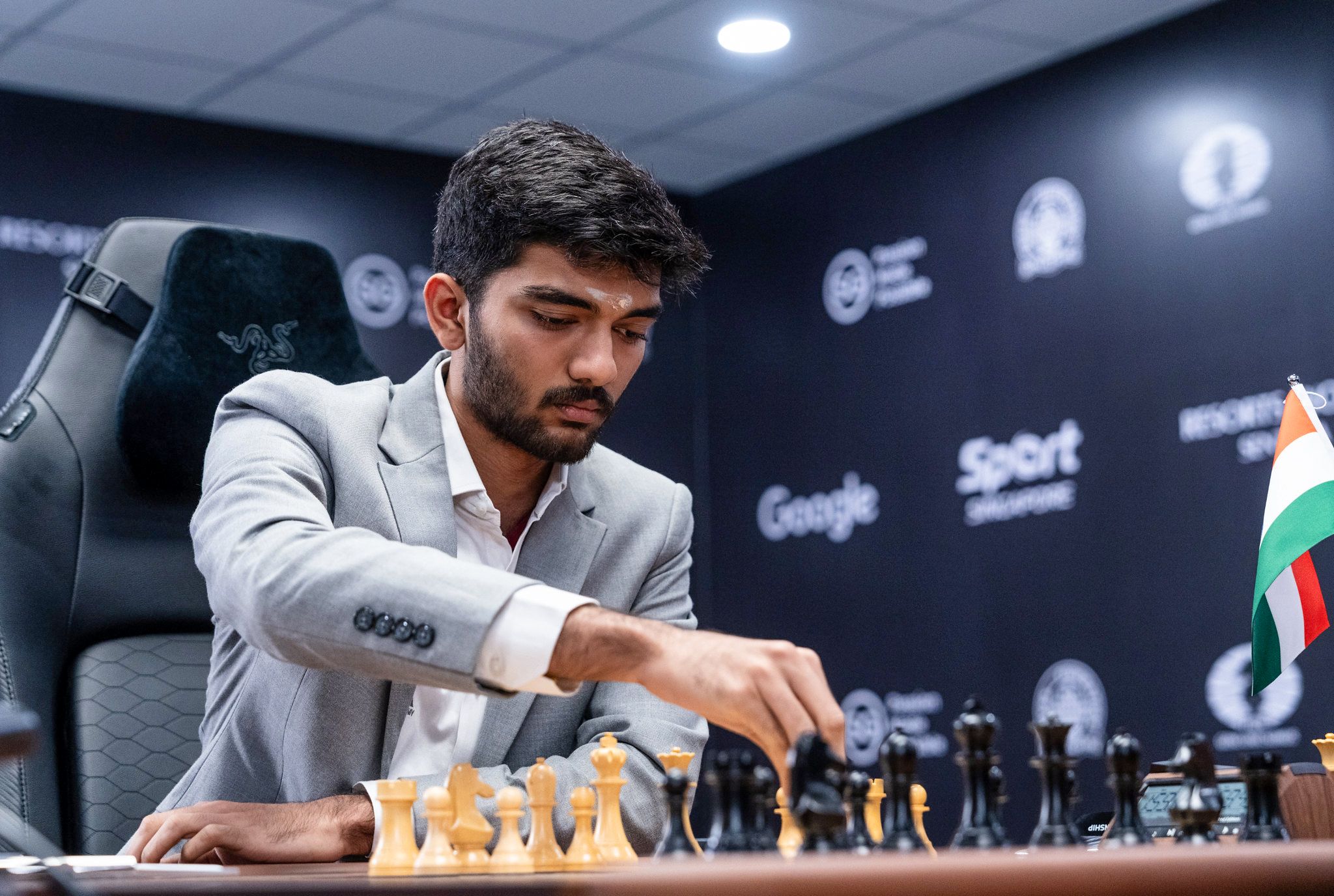 Gukesh geht bei Schach-WM in Führung