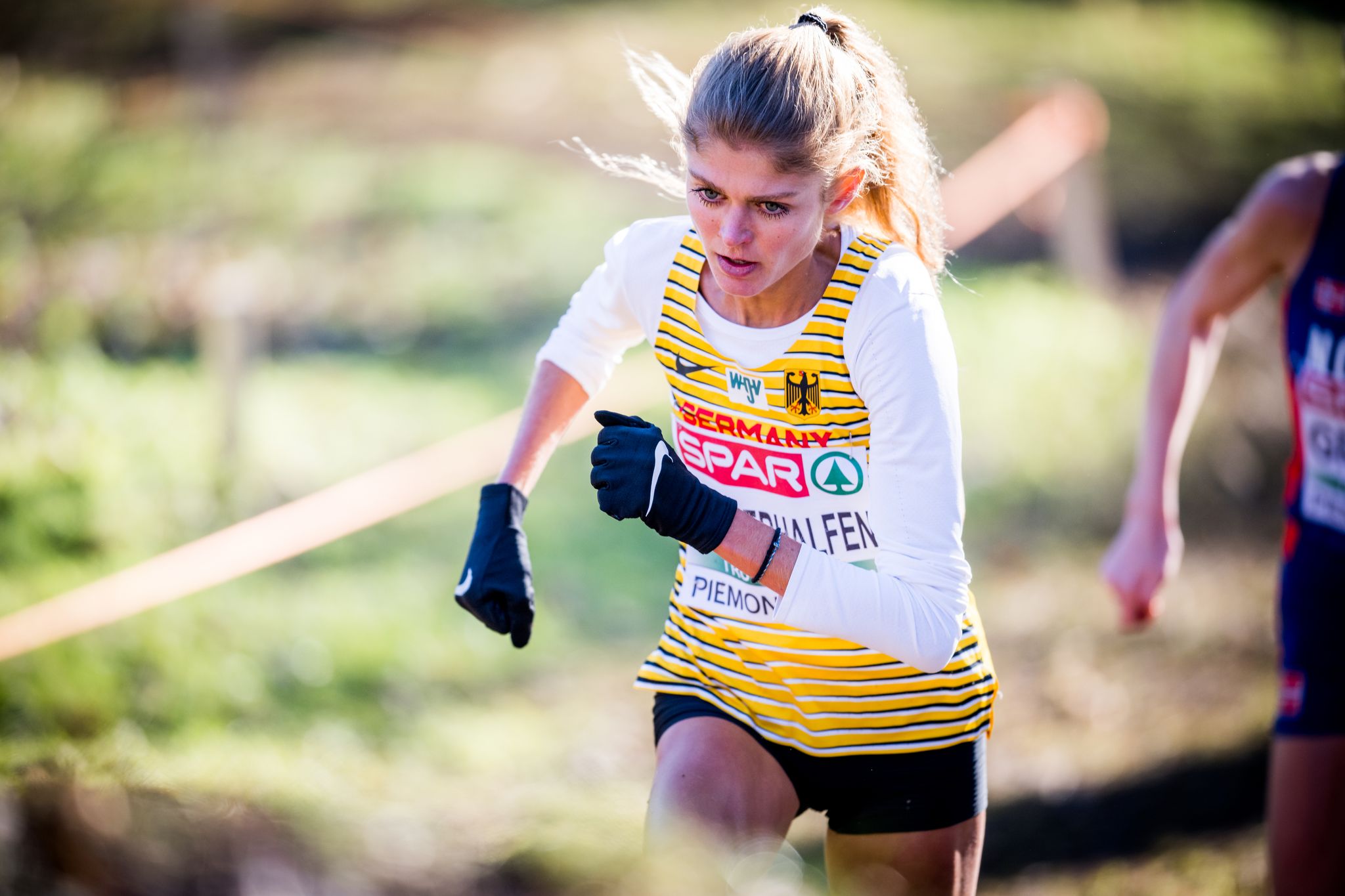 Klosterhalfen holt bei Cross-EM Silber