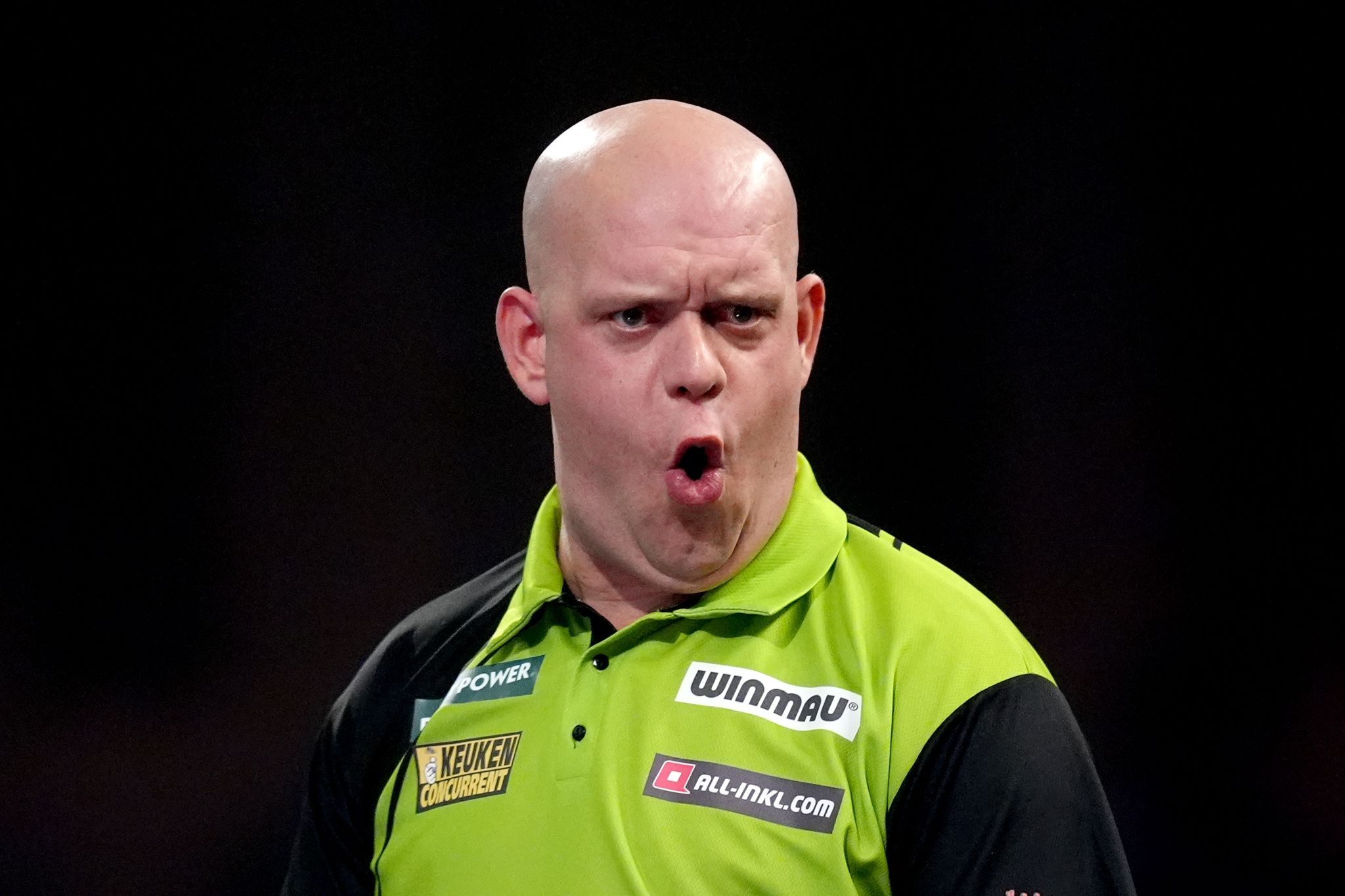 Darts-Stars Littler und van Gerwen nur mit Mühe weiter