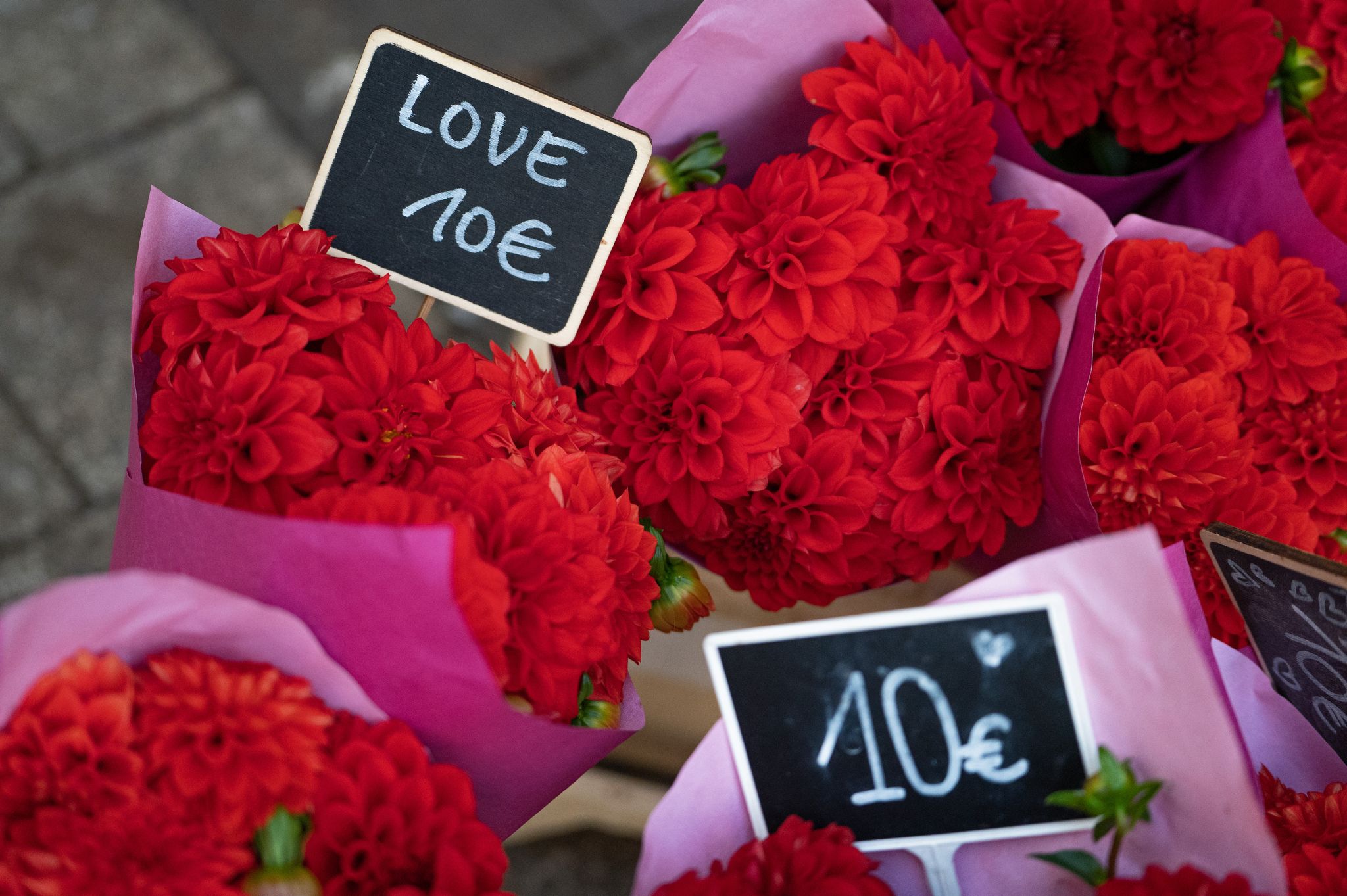 Kunden möchten zum Valentinstag mehr Geld ausgeben als 2020