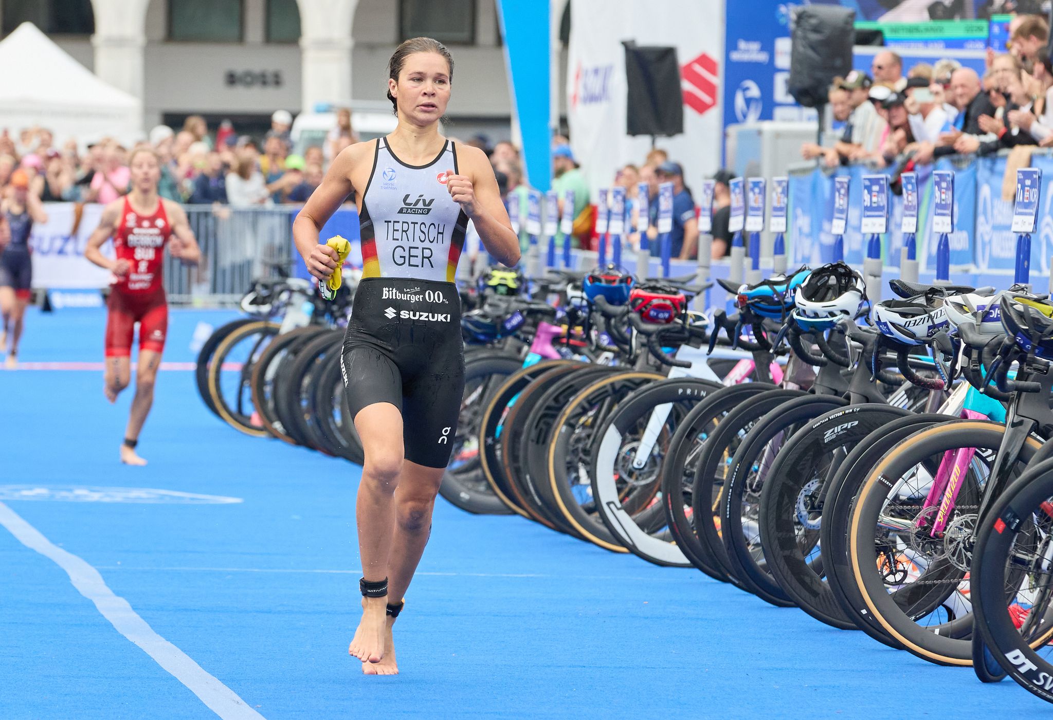 Triathletinnen räumen beim Auftakt in Abu Dhabi ab