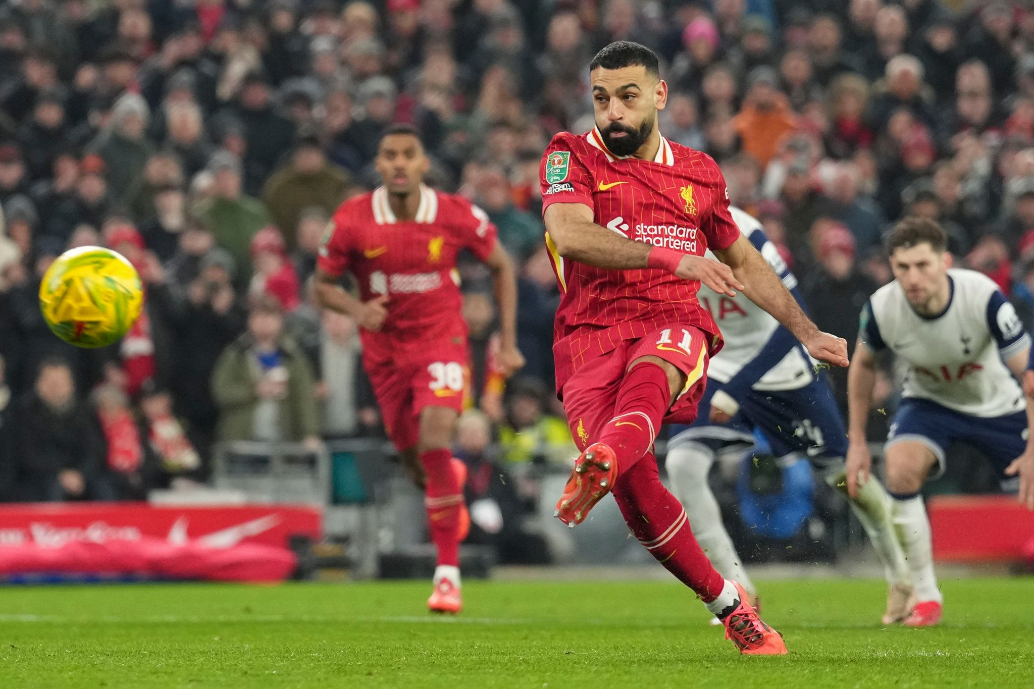 Liverpool nach 4:0 gegen Tottenham im Ligapokal-Finale