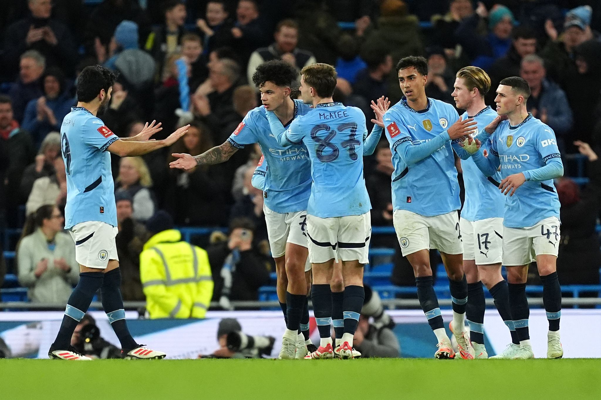 Manchester City vermeidet Blamage gegen Pokalschreck