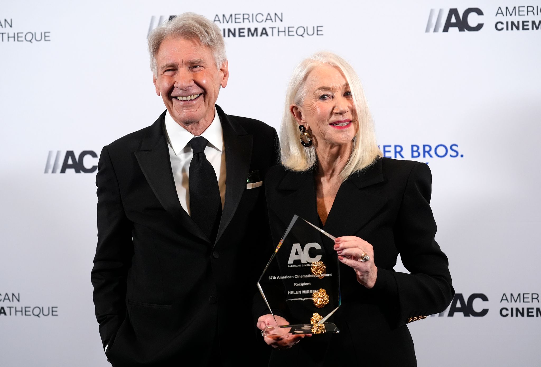 Helen Mirren: Alle scharen sich um Harrison Ford