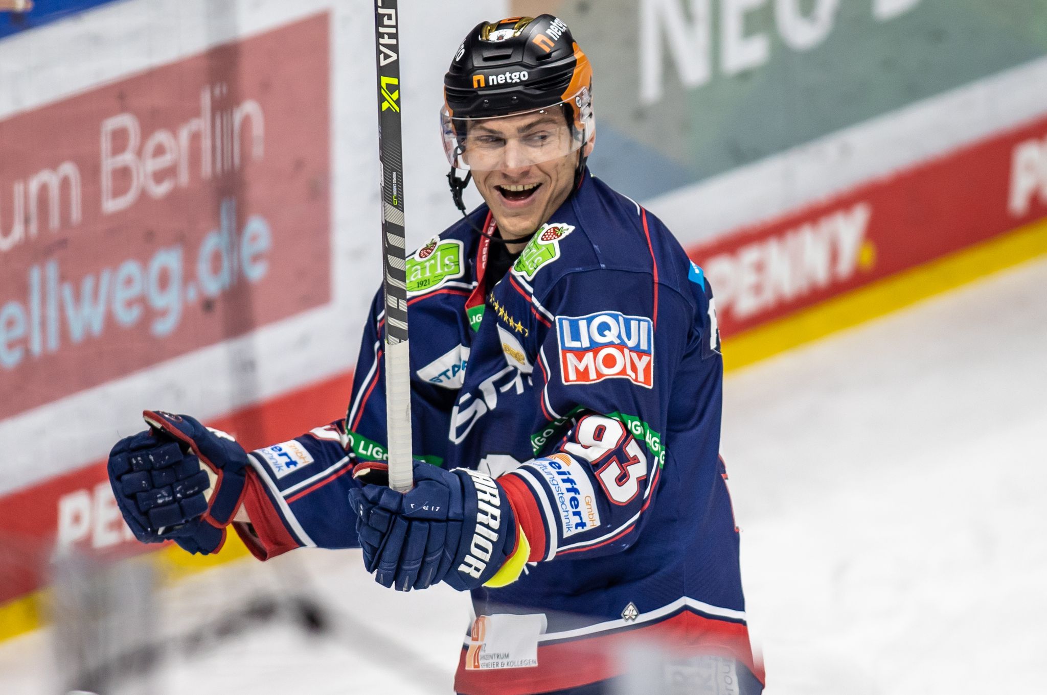 Eisbären-Profi Pföderl Spieler des Jahres in der DEL