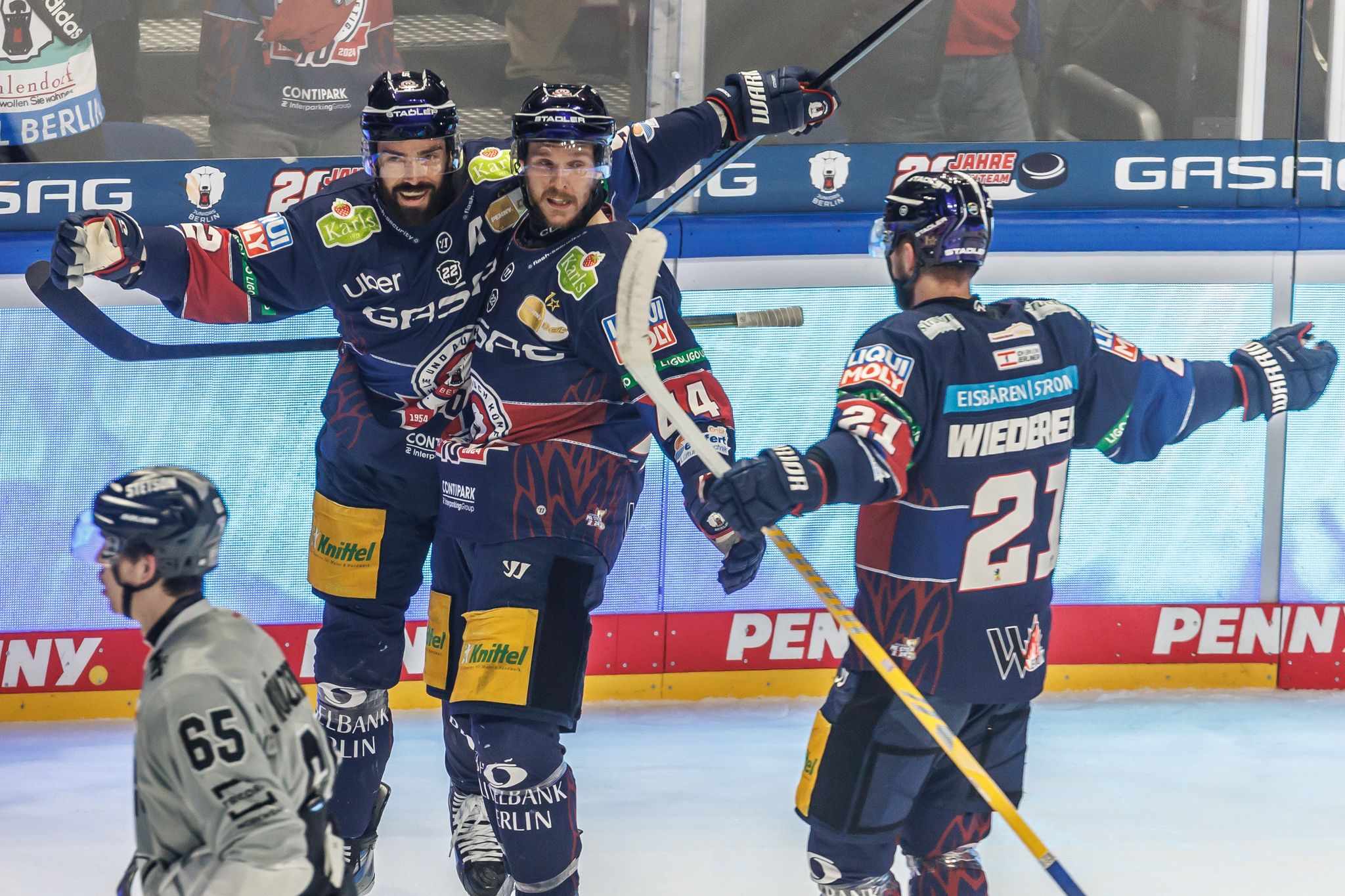 Eisbären Berlin zum elften Mal deutscher Eishockey-Meister Eisbären Berlin zum elften Mal deutscher Eishockey-Meister