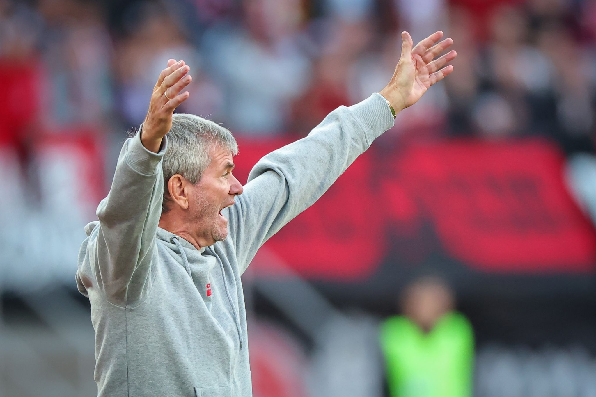Funkel liefert ab: Köln dicht vor dem Aufstieg