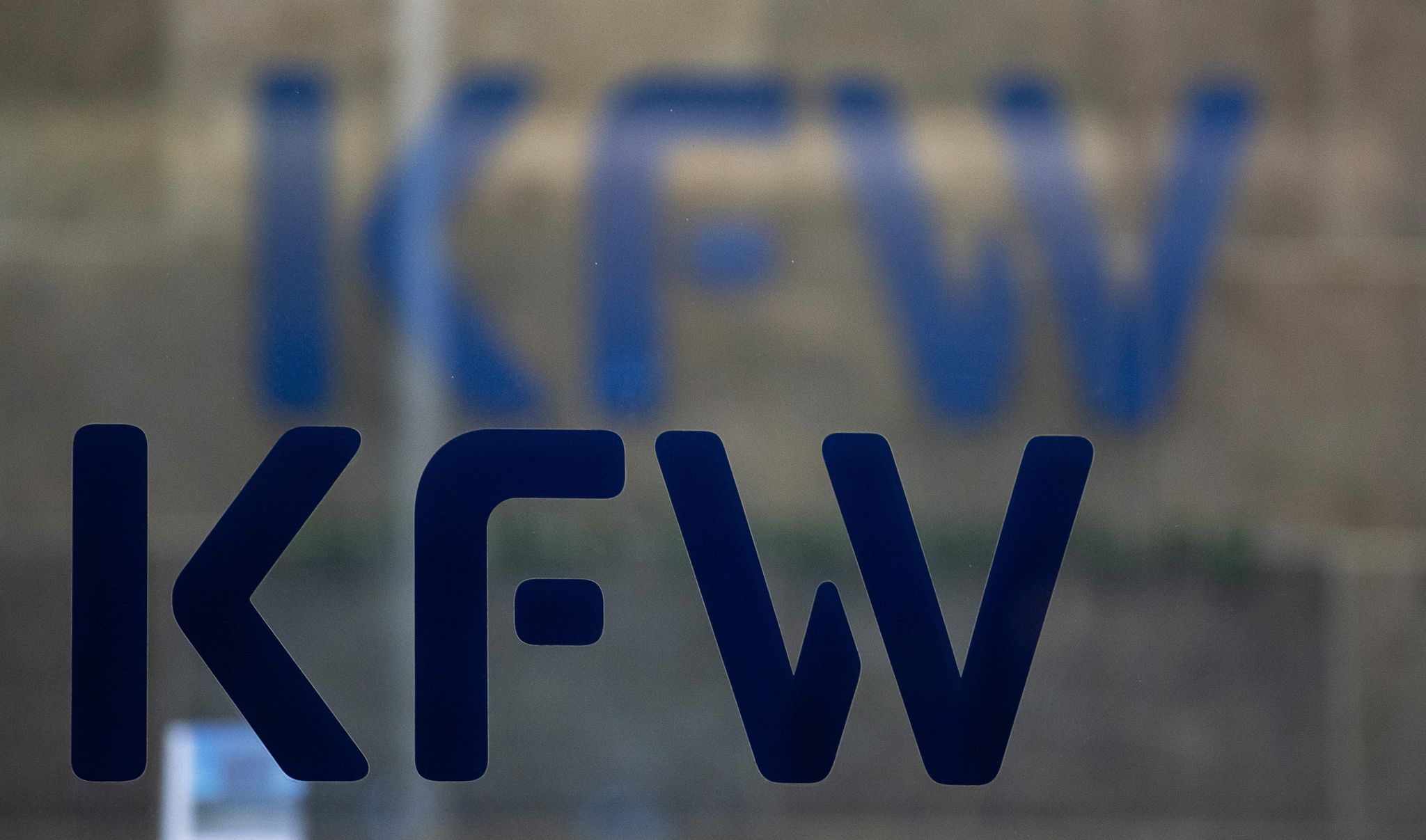 Förderbank KfW macht deutlich weniger Gewinn