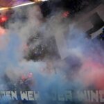 HSV-Fans stürmen Rasen nach perfektem Aufstieg
