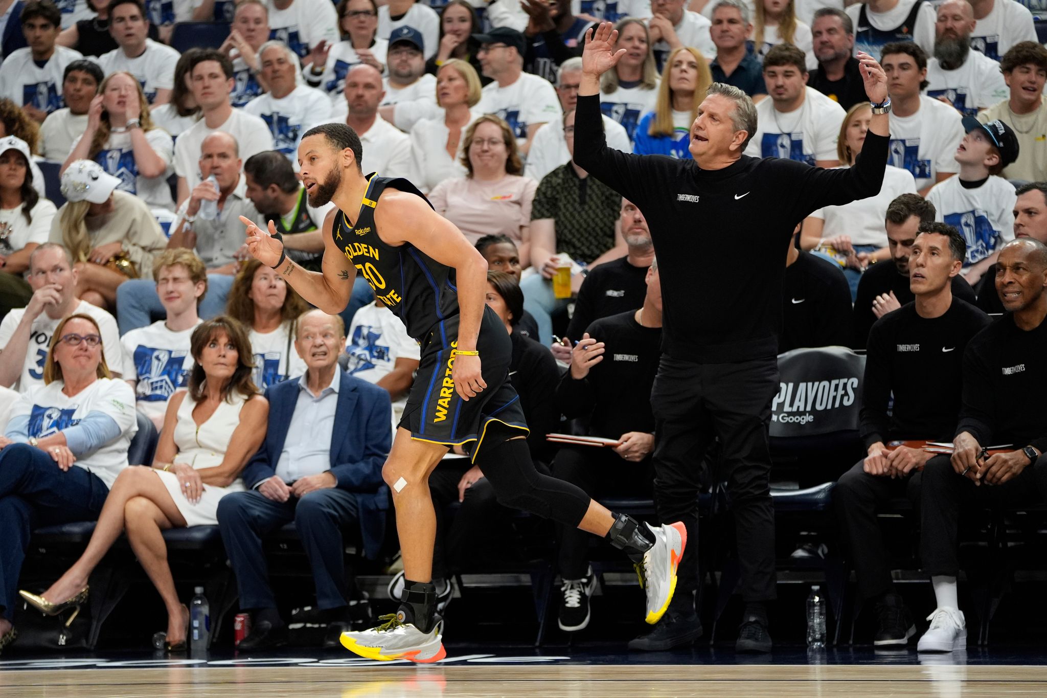 Warriors gewinnen trotz Curry-Verletzung gegen Timberwolves