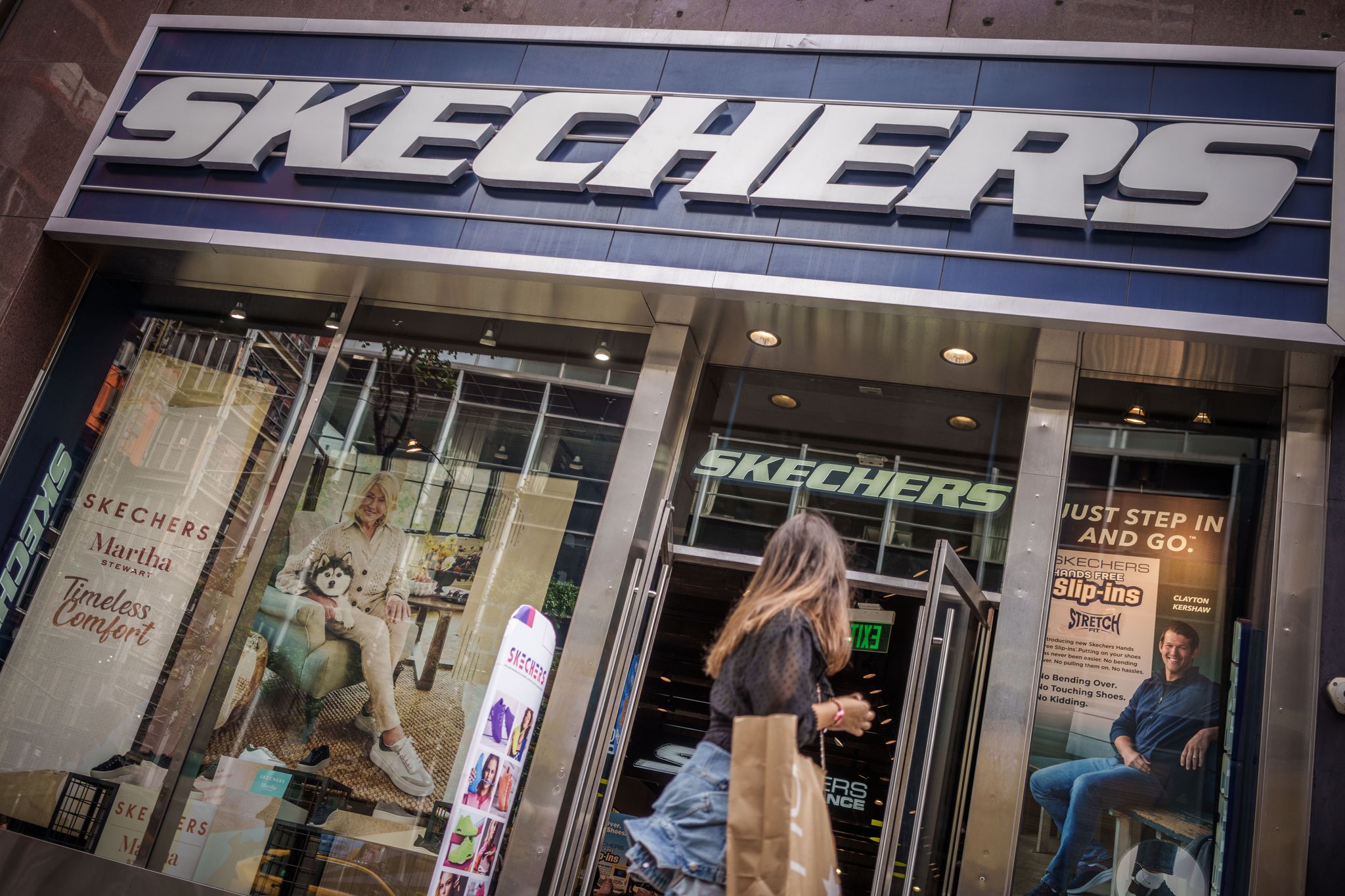 Skechers geht für Milliarden an Investmentfirma