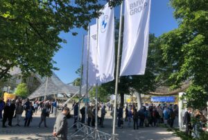 BMW stellt sich 3000 Aktionären
