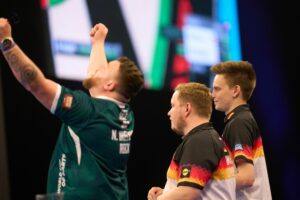 Klatsche bei Team-WM: Darts-Duo scheidet nach 1:8 aus