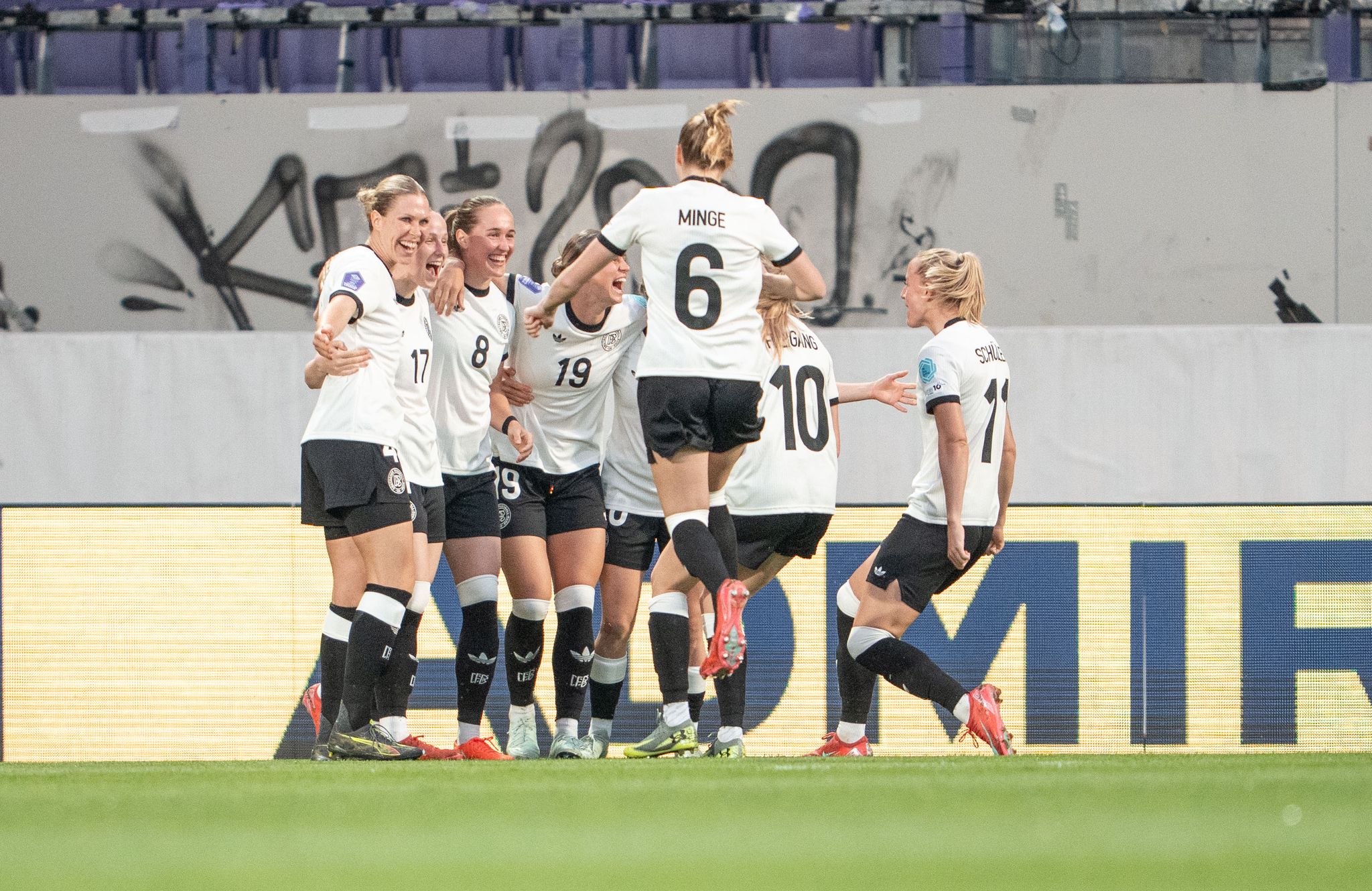 Torfestival gegen Österreich: DFB-Frauen bestehen EM-Test