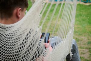 EU-Kommission stellt Alterscheck fürs Netz vor