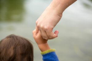 Hubig befürwortet gemeinsame Mutterschaft für Frauenpaare