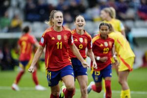 Acht-Tore-Spektakel gegen Belgien: Spanien so gut wie weiter