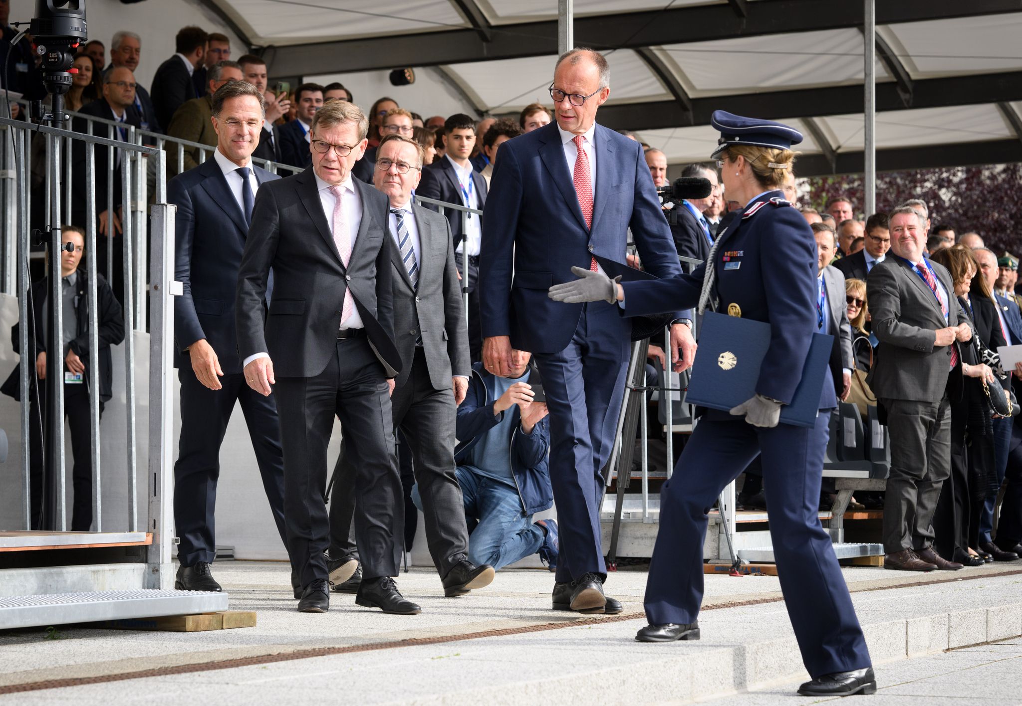 Merz und Pistorius für deutsche Führungsrolle in der Nato