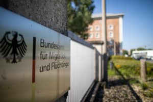 Keine Erkundungsreisen für Syrer – Bamf prüft Widerruf
