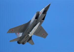 Russland startet Angriff mit Drohnen und Kinschal-Rakete