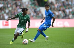 3:3 nach 3:1: Leverkusen verspielt Sieg in Überzahl
