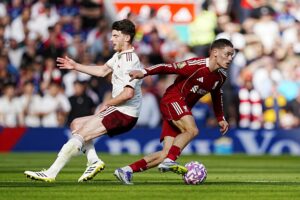 Liverpool gewinnt Topspiel – Entwarnung bei Wirtz