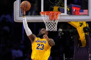 LeBron James lobt Chinas Basketball in Staatszeitung