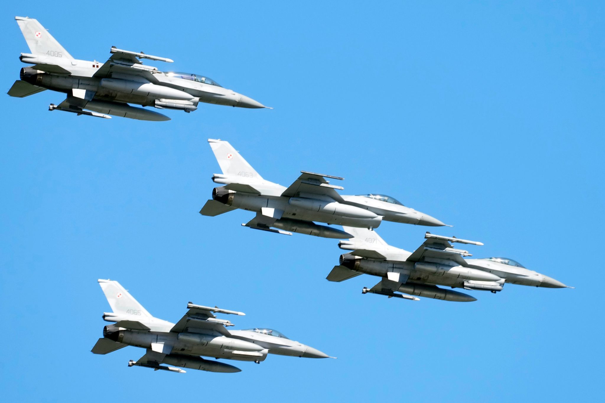 Polens Luftwaffe schießt Drohnen ab – Bevölkerung gewarnt