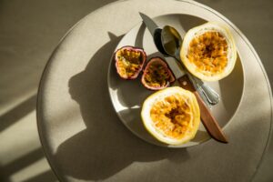 Wie sich Passionsfrucht und Maracuja unterscheiden
