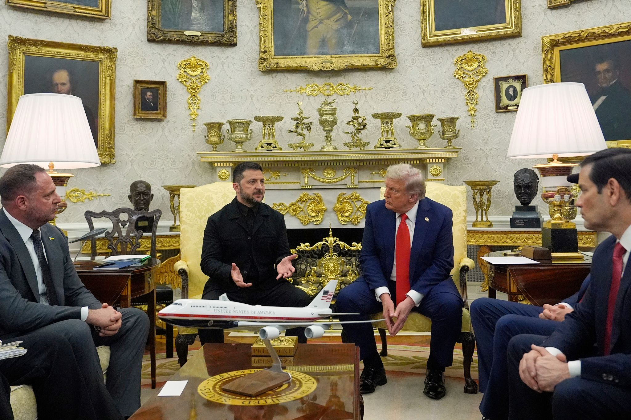 Trump telefoniert mit Putin und empfängt Selenskyj