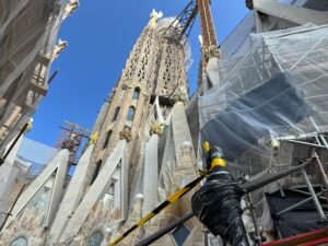 Sagrada Família nun höher als Ulmer Münster