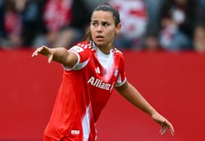Nationalspielerin Lena Oberdorf wieder am Knie verletzt