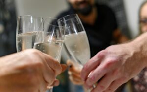 Alkohol am Arbeitsplatz – was geht und was nicht