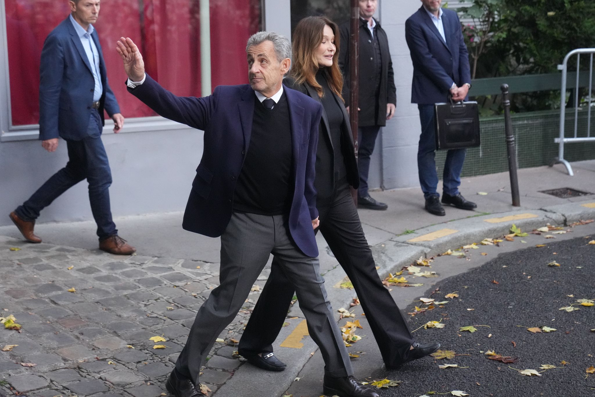 Sarkozy tritt Haft in Paris an