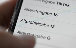 Ministerpräsident Lies: Tiktok und Co. erst ab 14 Jahren