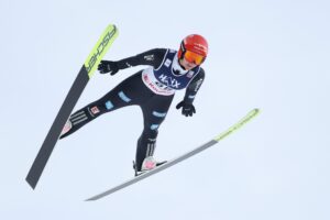 Skispringerinnen zum Saisonstart weit weg vom Podium