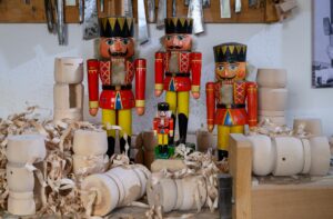 Wo der Nussknacker lebt: Weihnachtszauber im Erzgebirge