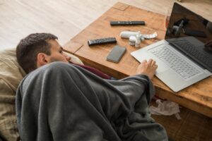 Urteil: Online-Attest kann Kündigung nach sich ziehen