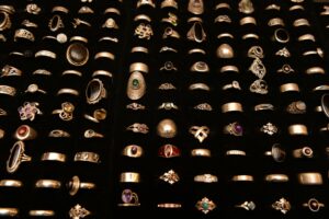 Funkeln ohne Bedenken: Gibt es nachhaltigeren Gold-Schmuck?