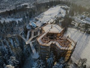 Neuer Baumwipfelpfad mit Aussicht in Polen