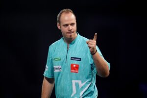 Nach fünf Jahren: Hopp gelingt Comeback bei der Darts-WM